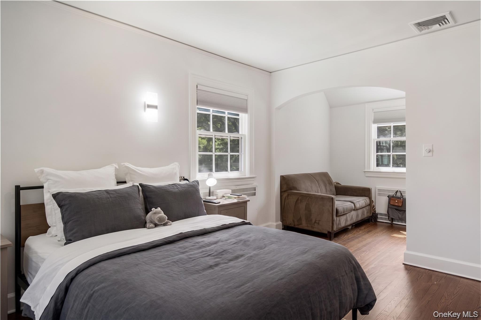224 Mamaroneck Road Scarsdale, NY 10583 - Photo 17 of 28 Primary bedroom