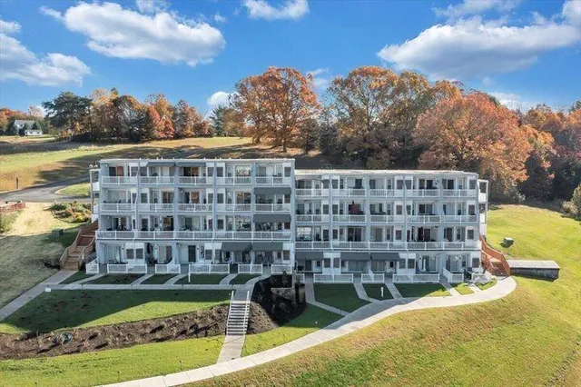 a view of a large building