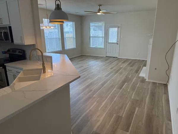 $2,350 | 8938 Headstall Drive, Tomball, TX 77375