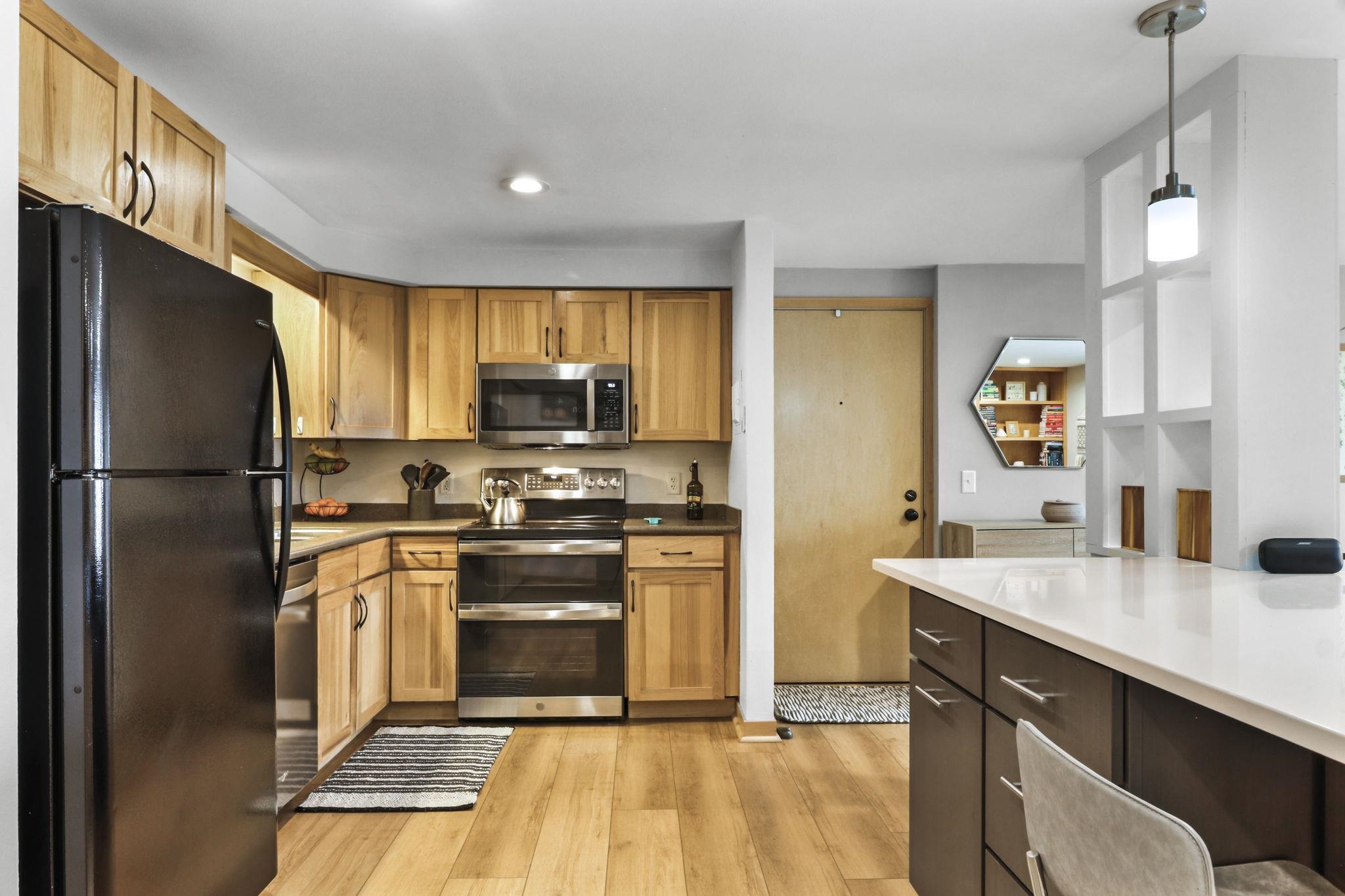 1014 Spaight Street, Unit 9 Madison, WI 53703 - Photo 6 of 36