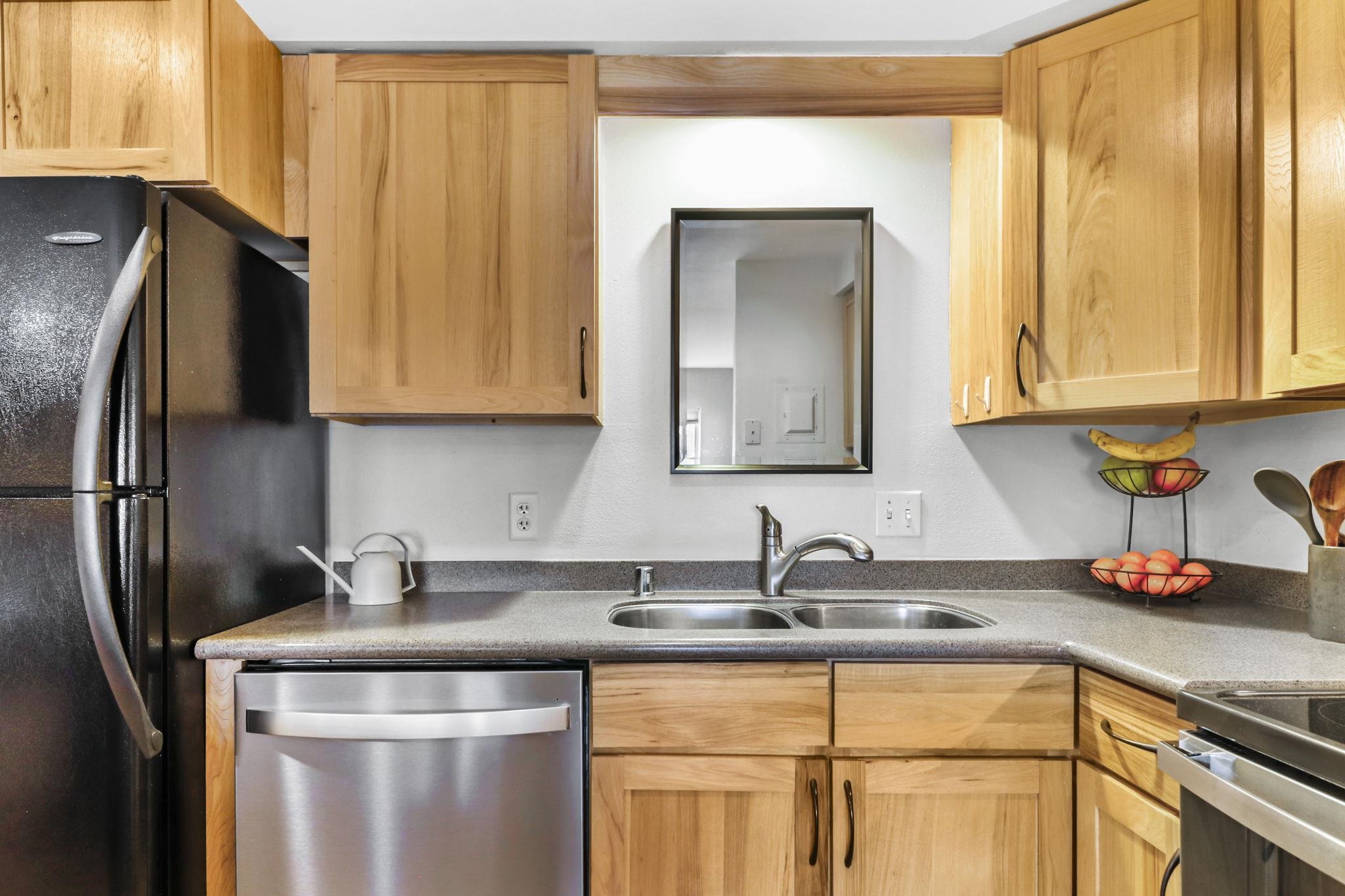 1014 Spaight Street, Unit 9 Madison, WI 53703 - Photo 8 of 36