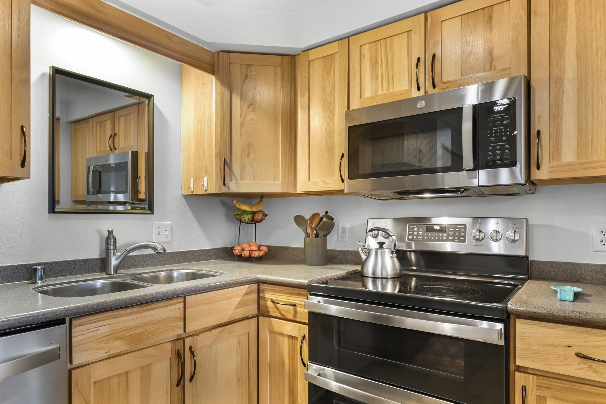 1014 Spaight Street, Unit 9 Madison, WI 53703 - Photo 9 of 36