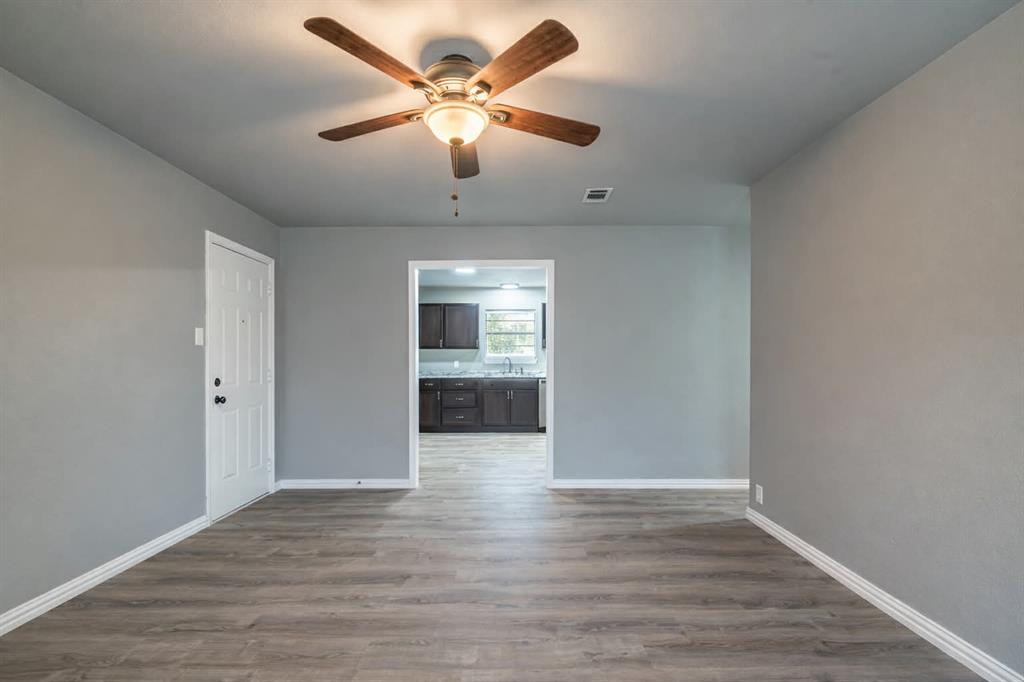 1025 5th Street Southwest Paris, TX 75460 - Photo 6 of 13