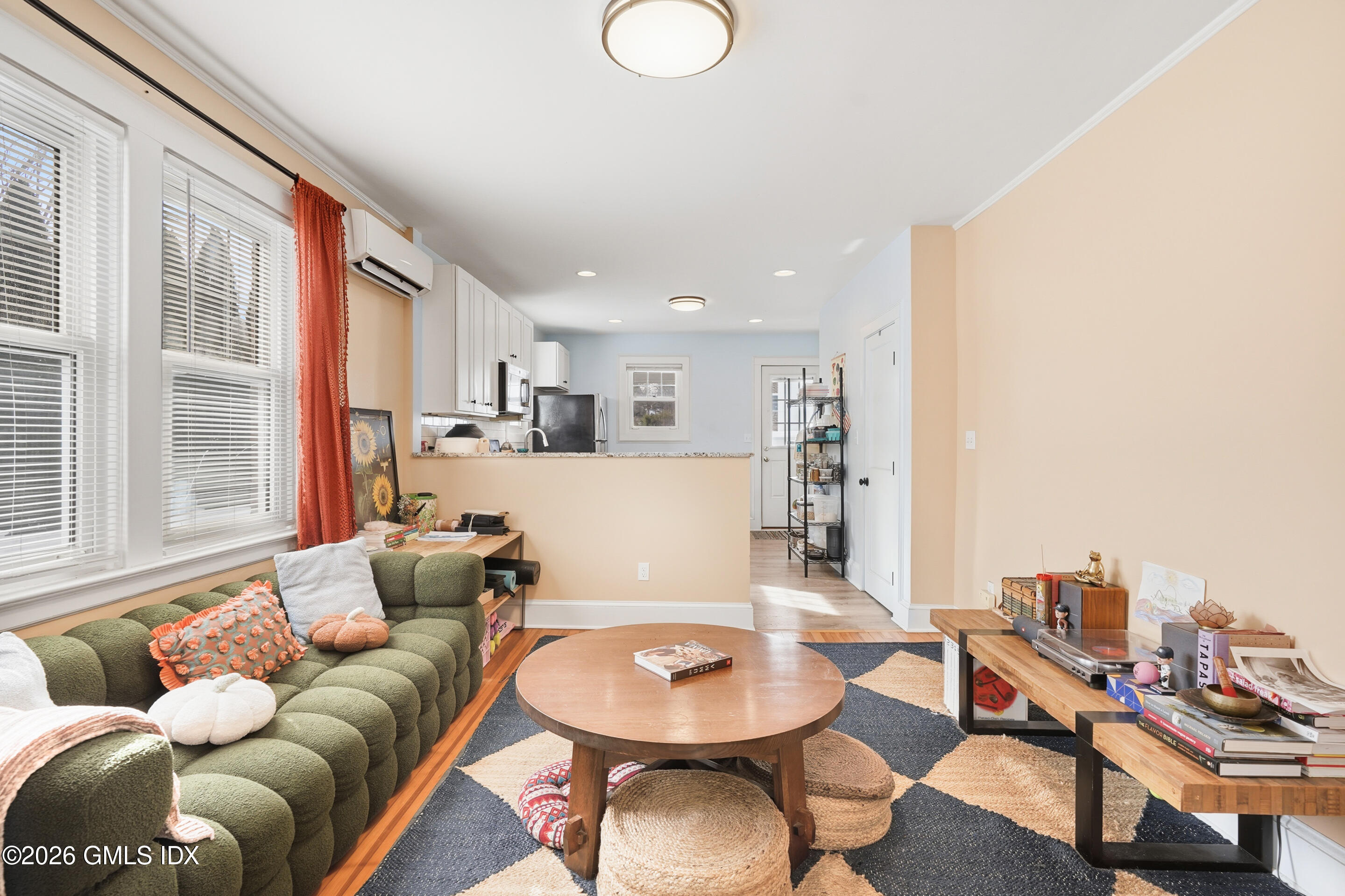 84 Pemberwick Road, Unit C Greenwich, CT 06831 - Photo 6 of 8 Living Room