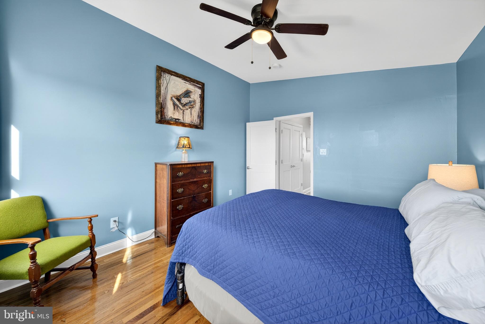 7 East Fort Avenue Baltimore, MD 21230 - Photo 31 of 73 a bedroom with a bed and a dresser in it