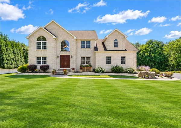 $1,145,000 | 15 West Bluebird Lane, Cranston, RI 02921