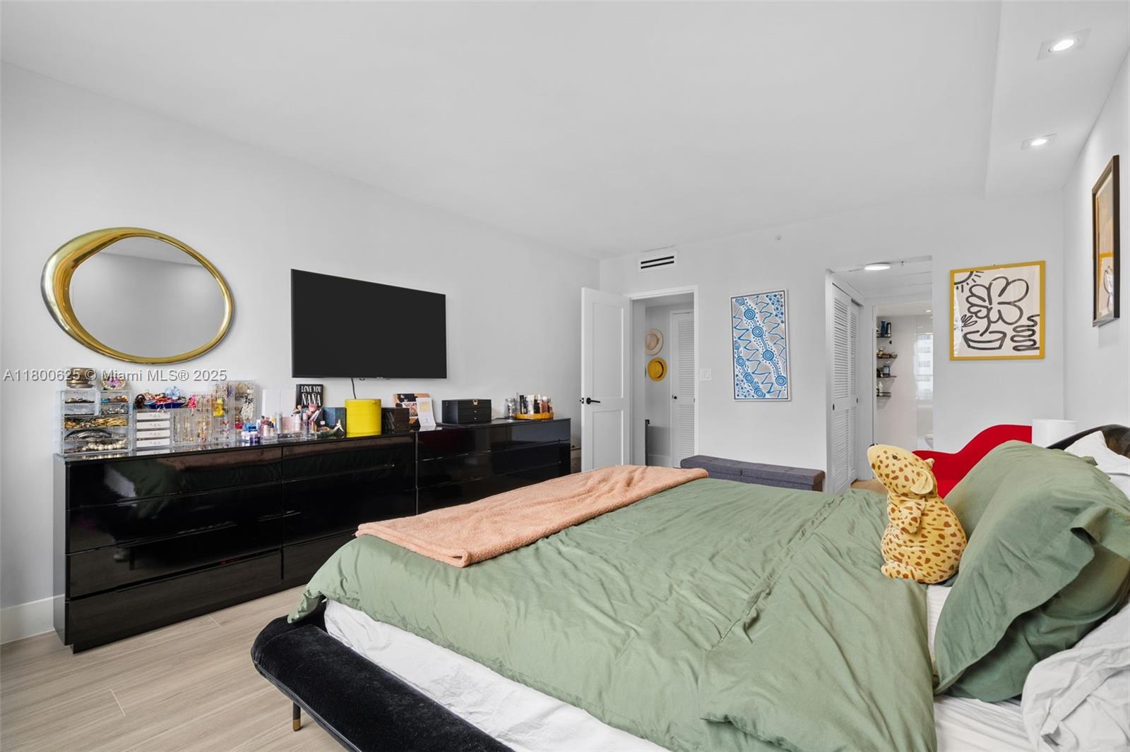 1500 Bay Road, Unit 648S Miami Beach, FL 33139 - Photo 15 of 38 Gallery Image 15