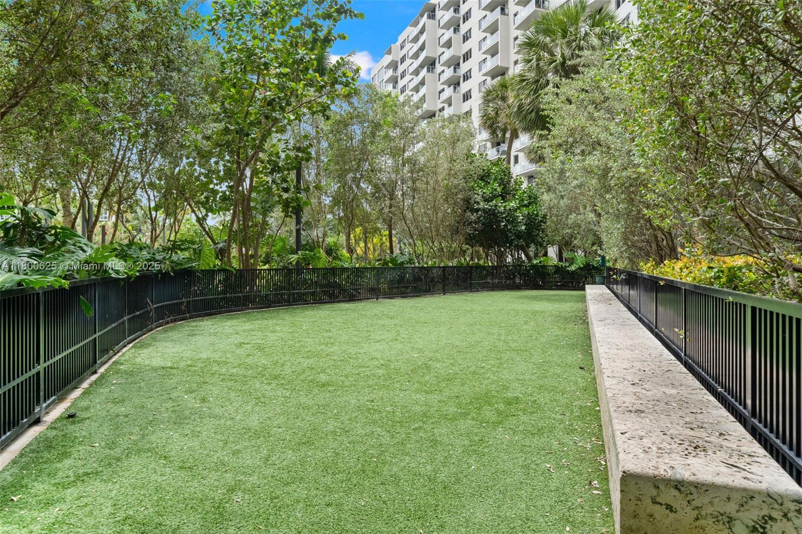 1500 Bay Road, Unit 648S Miami Beach, FL 33139 - Photo 34 of 38 Gallery Image 34