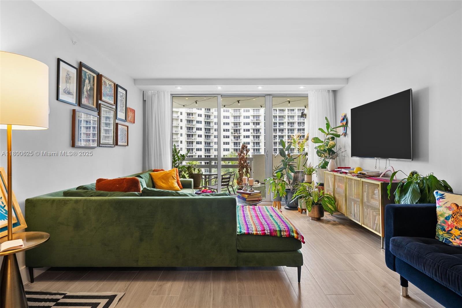 1500 Bay Road, Unit 648S Miami Beach, FL 33139 - Photo 8 of 38 Gallery Image 8