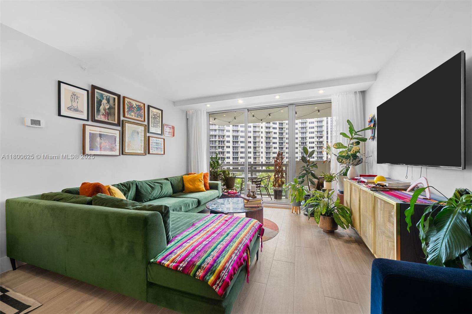 1500 Bay Road, Unit 648S Miami Beach, FL 33139 - Photo 10 of 38 Gallery Image 10