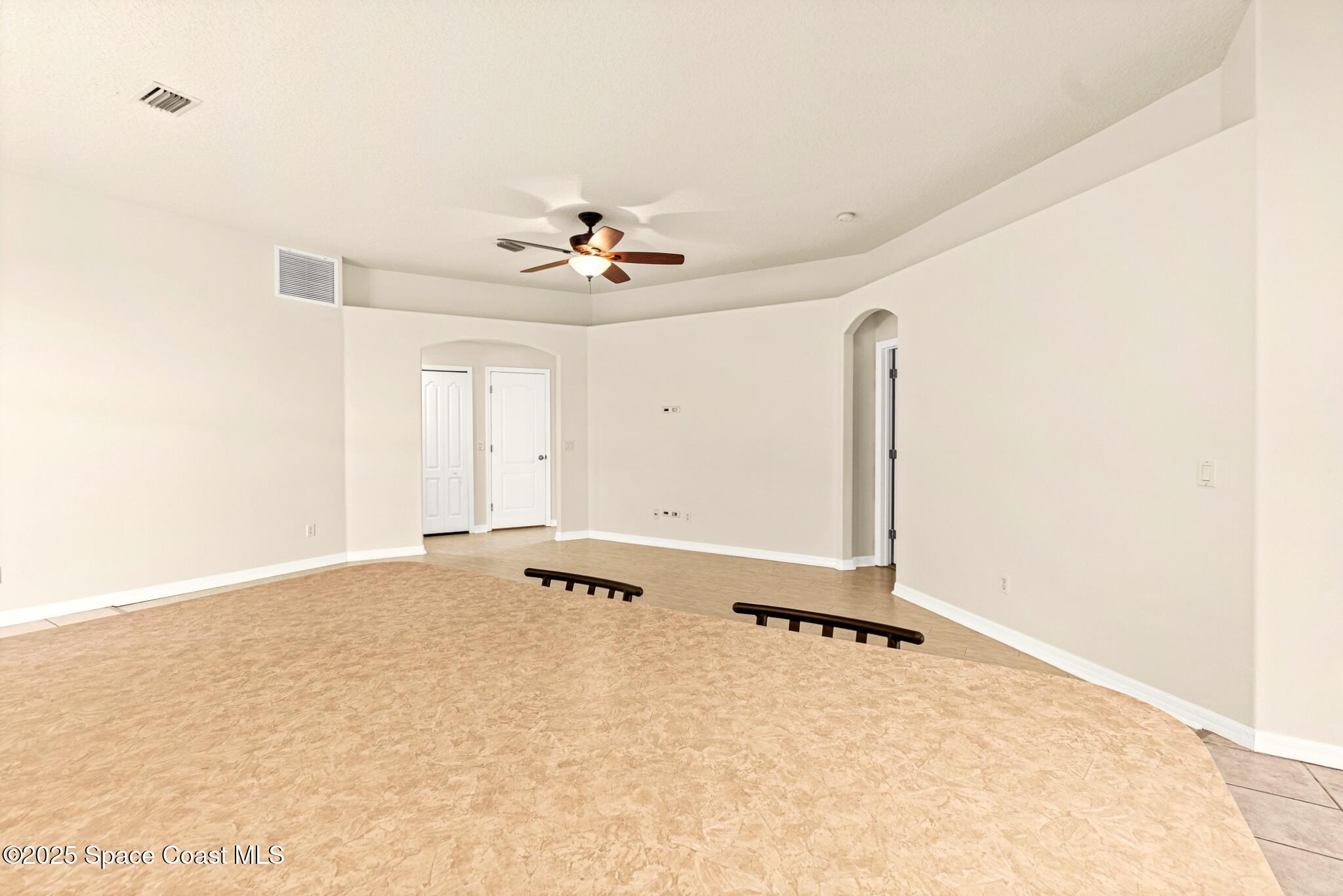 960 Villa Drive Melbourne, FL 32940 - Photo 21 of 45 Kitchen Breakfast Bar