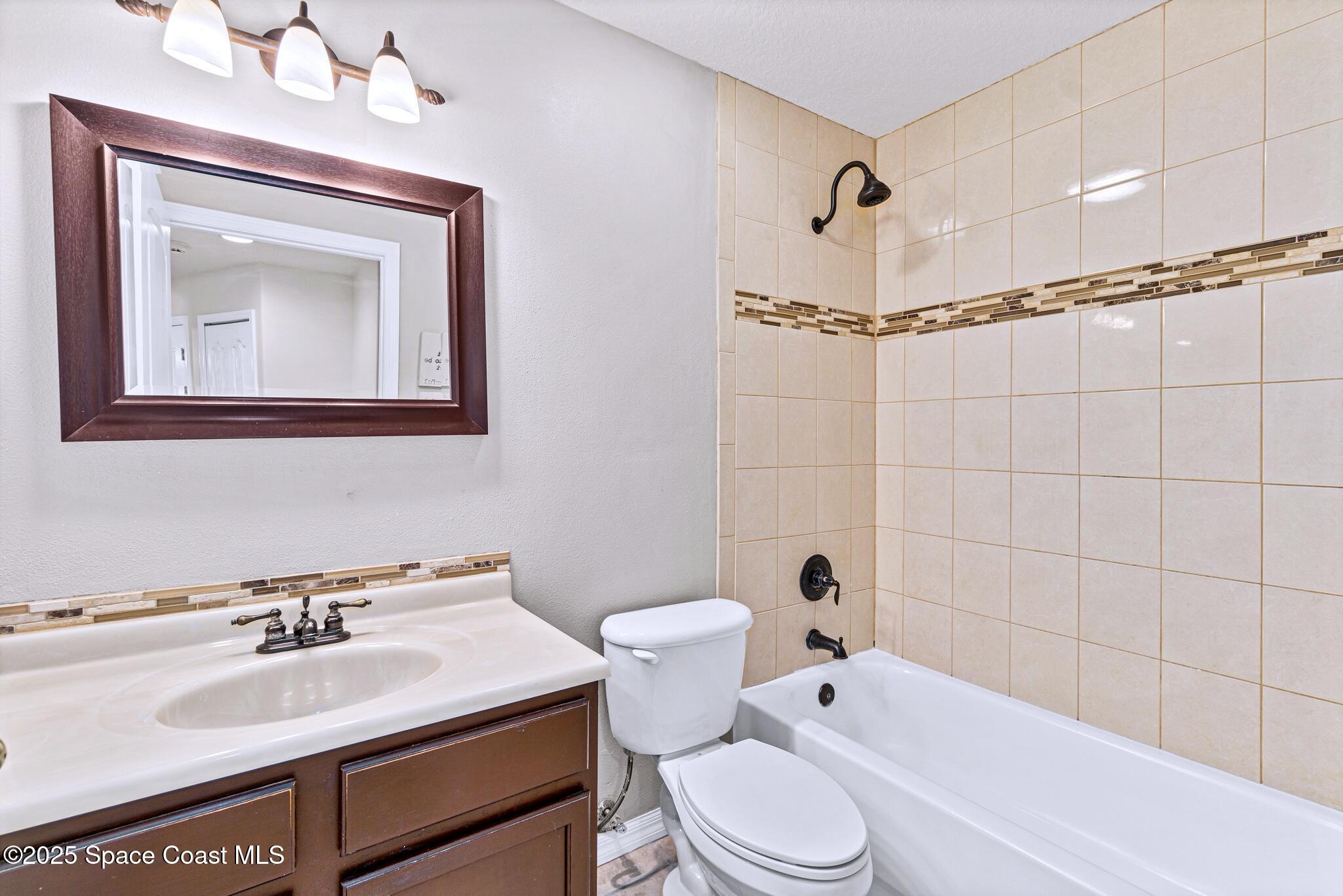 960 Villa Drive Melbourne, FL 32940 - Photo 32 of 45 Bathroom 2