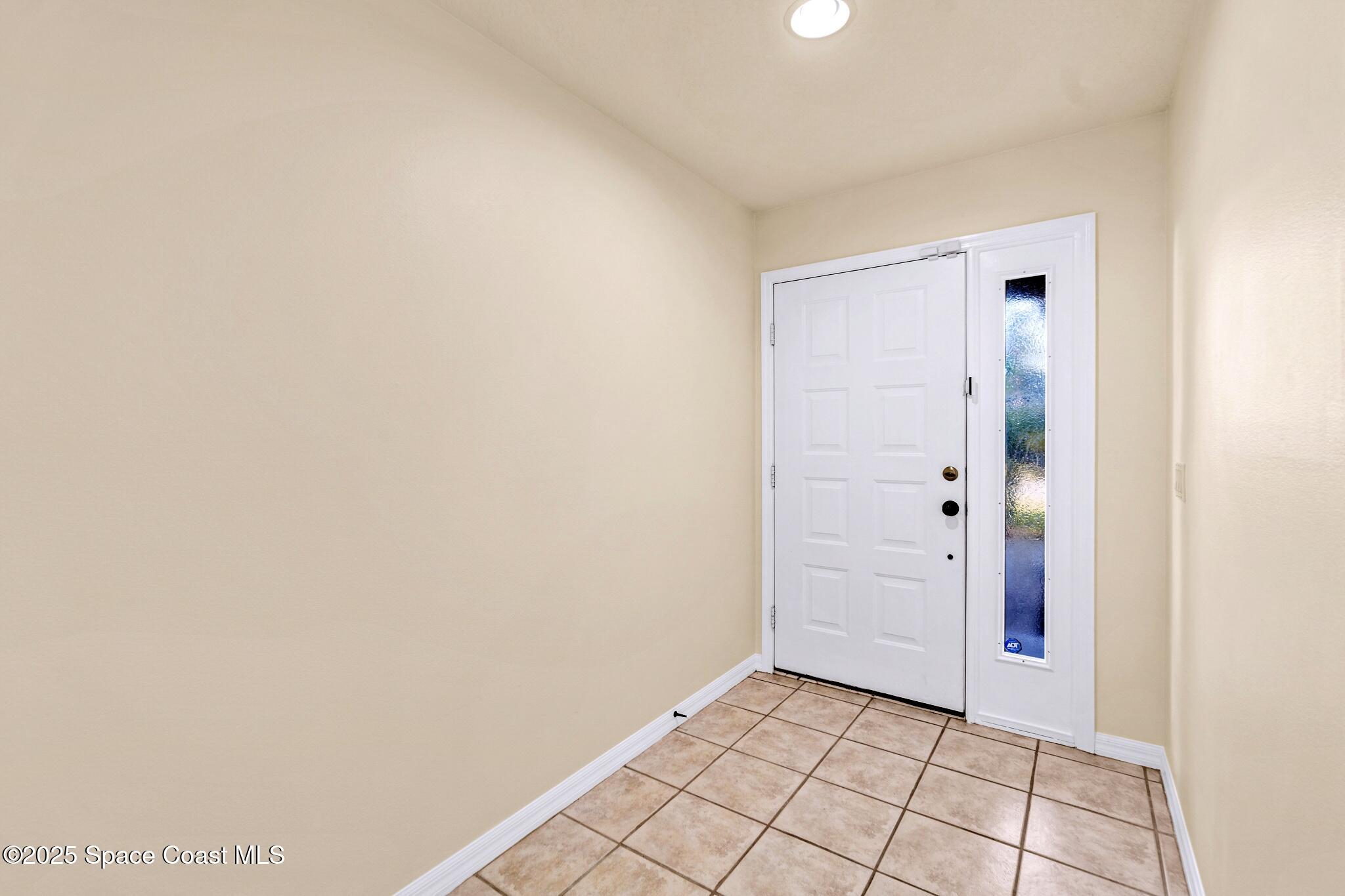 960 Villa Drive Melbourne, FL 32940 - Photo 9 of 45 Foyer