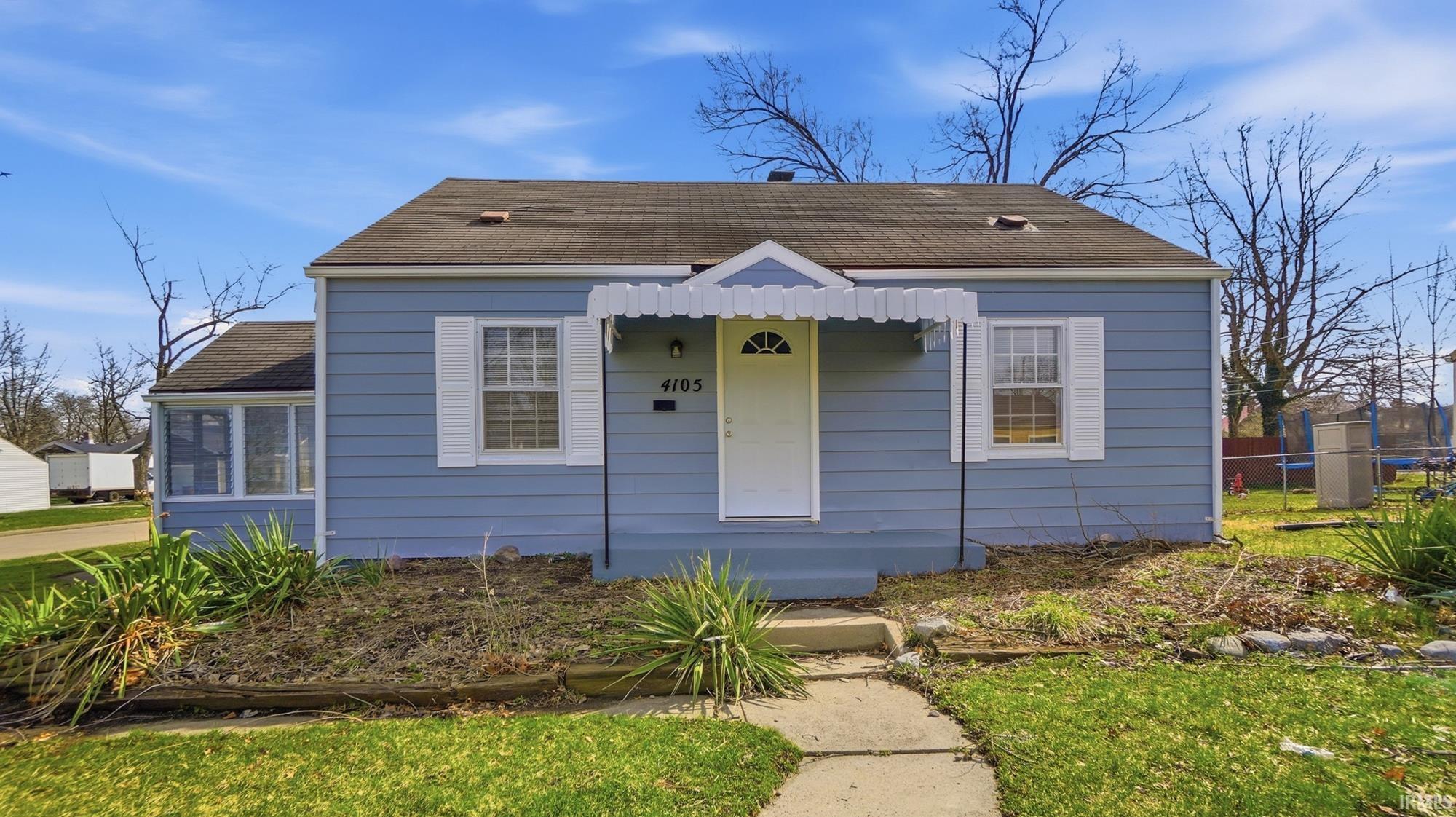 4105 Smith Street Fort Wayne, IN 46806 - Photo 2 of 36