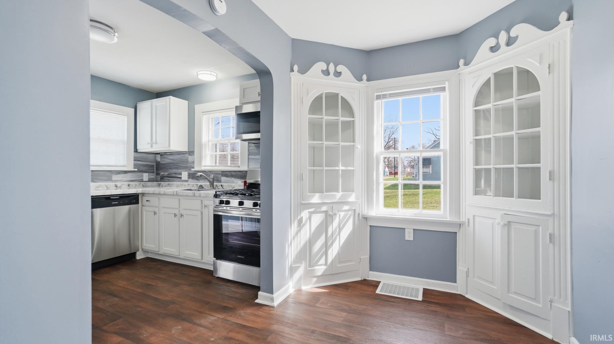 4105 Smith Street Fort Wayne, IN 46806 - Photo 8 of 36