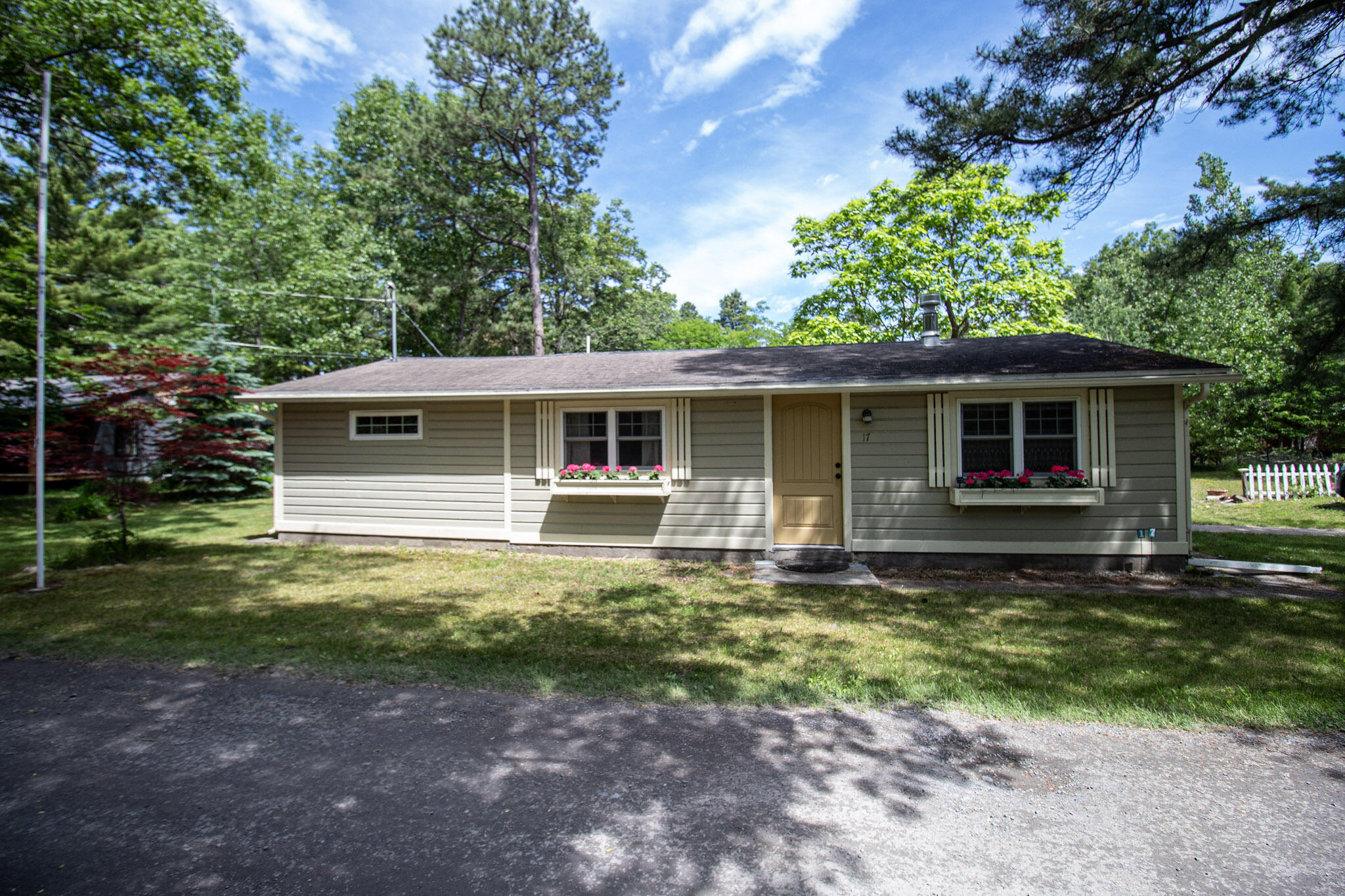 17 Ausable Beach Road Peru, NY 12972 - Photo 6 of 34