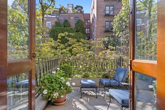 $9,950,000 | 138 West 82nd Street | Upper West Side