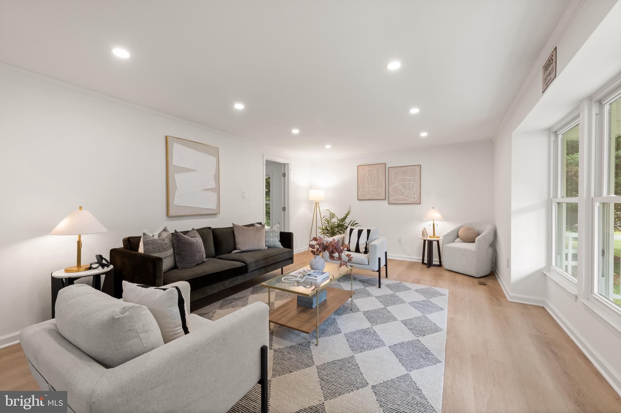 1028 Windmill Lane Silver Spring, MD 20905 - Photo 4 of 40 Gallery Image 4
