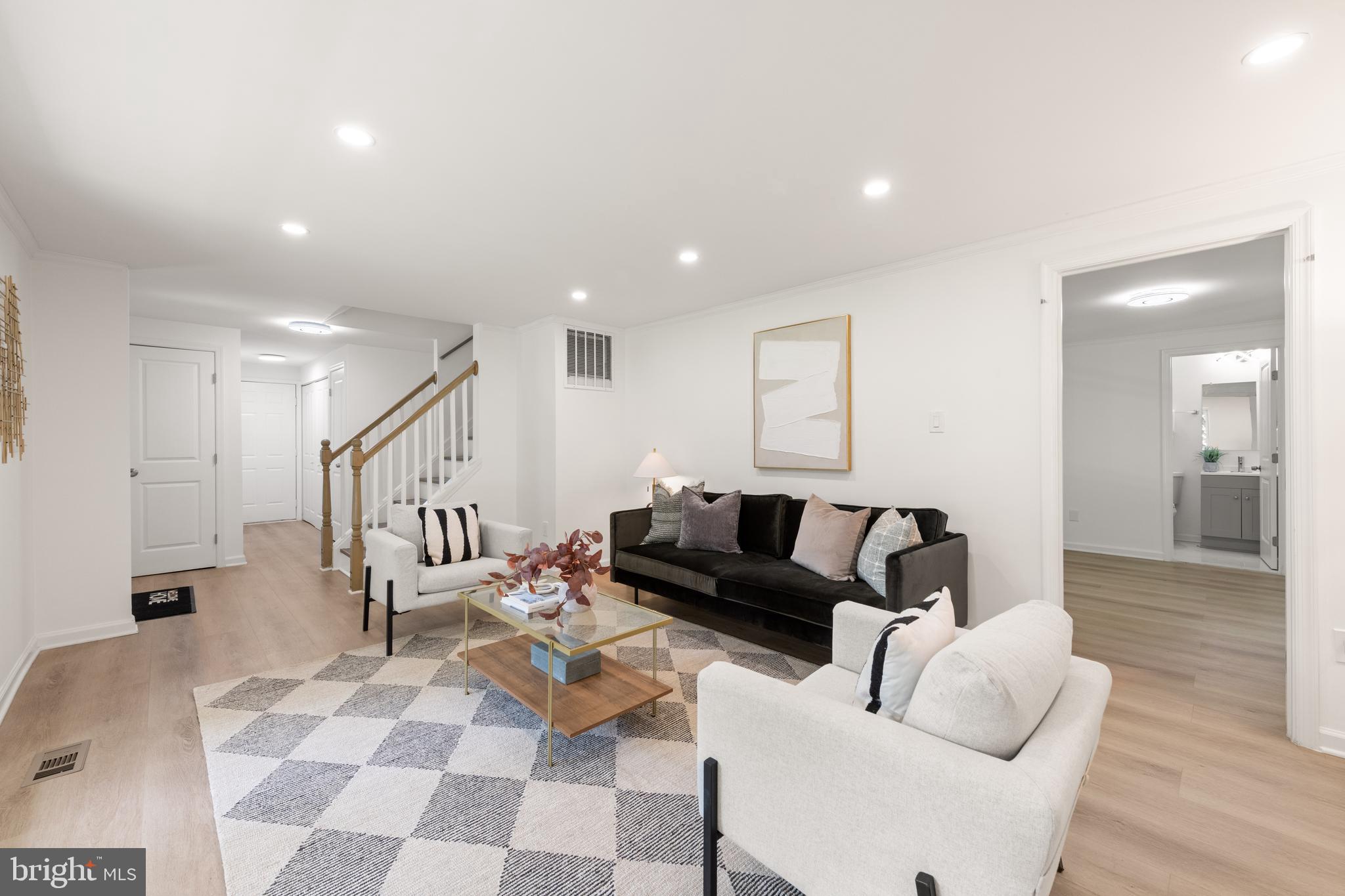 1028 Windmill Lane Silver Spring, MD 20905 - Photo 5 of 40 Gallery Image 5