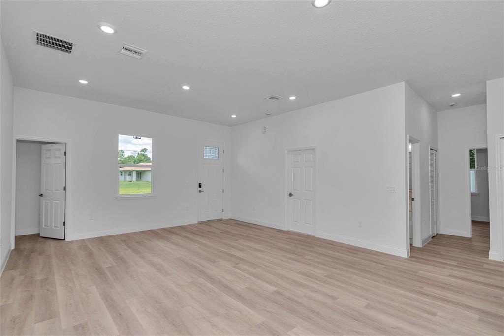 3888 Southwest 157th Place Road Ocala, FL 34473 - Photo 12 of 44 Gallery Image 12