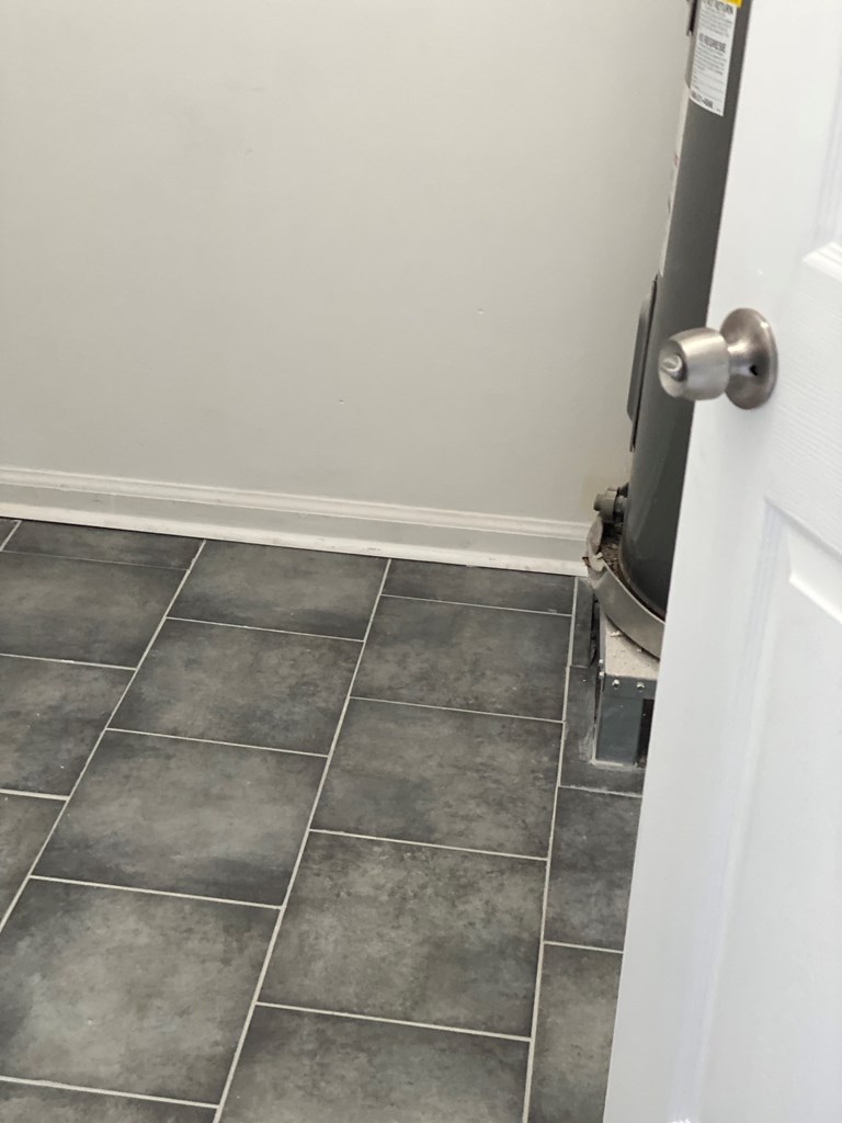 1061 Dunbar Avenue Columbus, GA 31906 - Photo 4 of 23 a bathroom with a shower