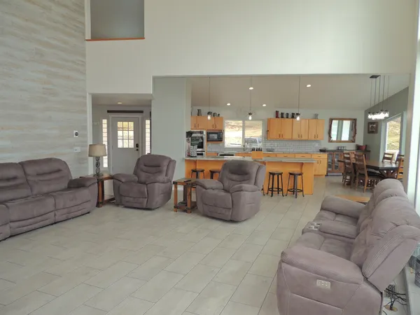 $799,000 | 16540-16548 Whitelaw Road East, Wilbur, WA 99185