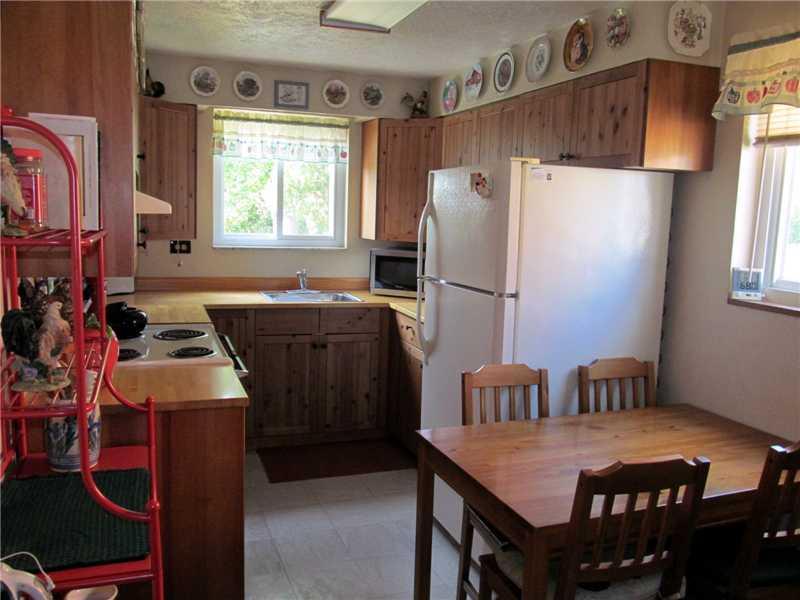 295 Olympic Road Baldwin, PA 15236 - Photo 5 of 20 Kitchen.