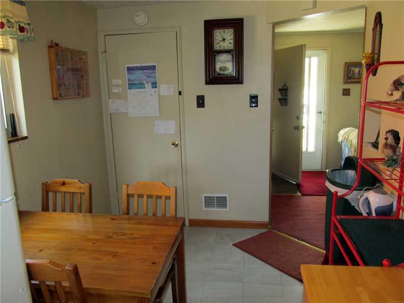 295 Olympic Road Baldwin, PA 15236 - Photo 7 of 20 Kitchen.