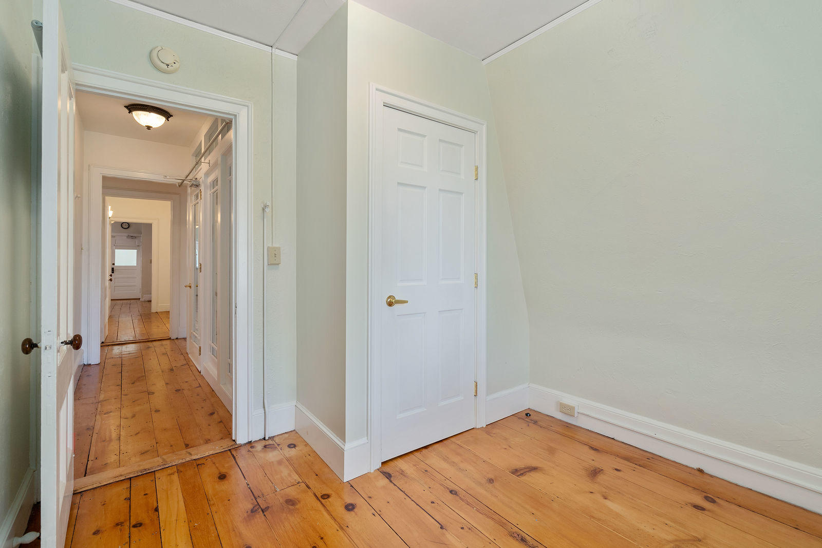 301 Spring Street, Unit 3 Portland, ME 04102 - Photo 17 of 31 small bedroom