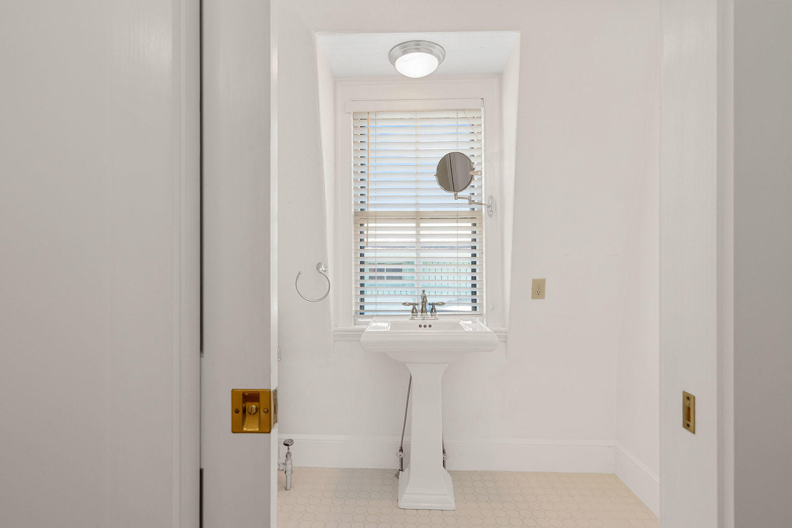 301 Spring Street, Unit 3 Portland, ME 04102 - Photo 20 of 31 301springst3 bath 2