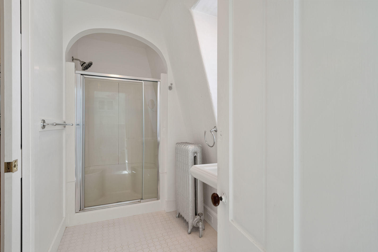301 Spring Street, Unit 3 Portland, ME 04102 - Photo 21 of 31 301springst3 bath 3