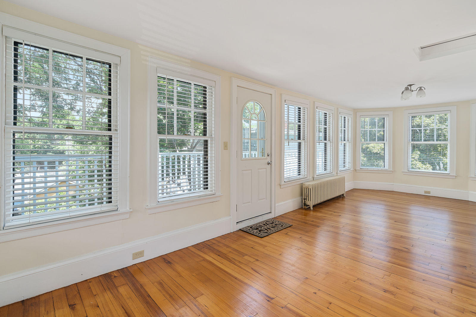 301 Spring Street, Unit 3 Portland, ME 04102 - Photo 24 of 31 301springst3-living room