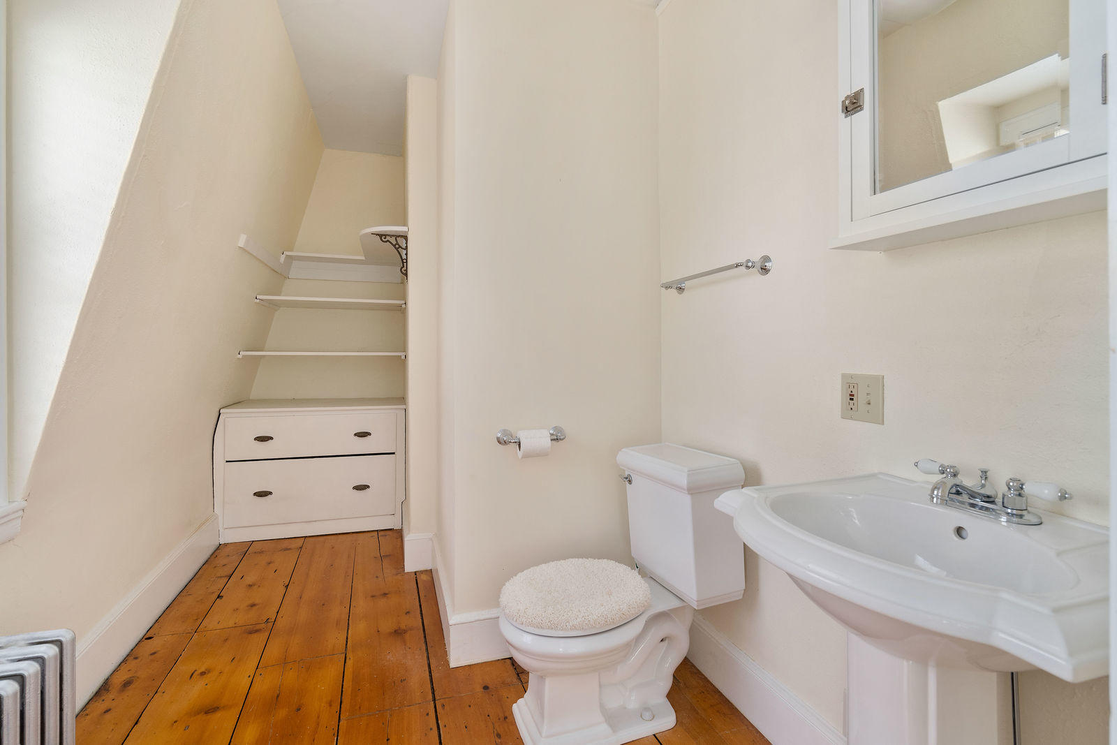 301 Spring Street, Unit 3 Portland, ME 04102 - Photo 25 of 31 301springst3 bath 2