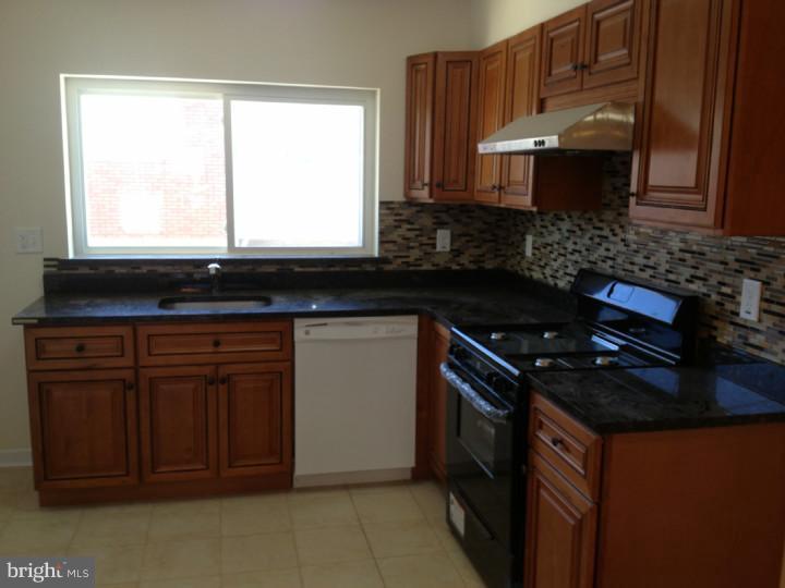6532 Reedland Street Philadelphia, PA 19142 - Photo 4 of 13 Gallery Image 4