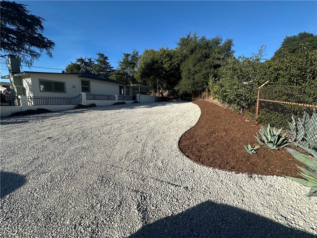 6401 Day Street Tujunga, CA 91042 - Photo 2 of 33 a view of outdoor space and yard