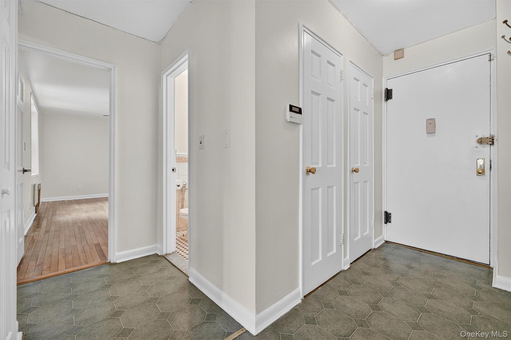 4 Sadore Lane, Unit 4U Yonkers, NY 10710 - Photo 6 of 22 a view of a hallway with closet area