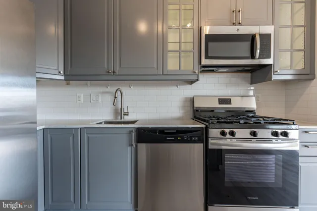 $249,900 | 4241 Columbia Pike, Unit 601, Arlington, VA 22204