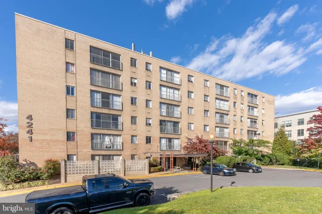 $249,900 | 4241 Columbia Pike, Unit 601, Arlington, VA 22204