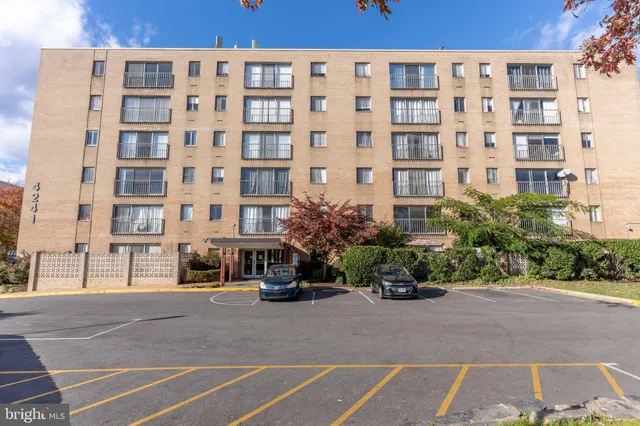 $249,900 | 4241 Columbia Pike, Unit 601, Arlington, VA 22204