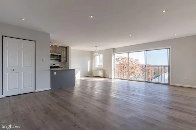 $249,900 | 4241 Columbia Pike, Unit 601, Arlington, VA 22204