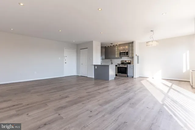 $249,900 | 4241 Columbia Pike, Unit 601, Arlington, VA 22204