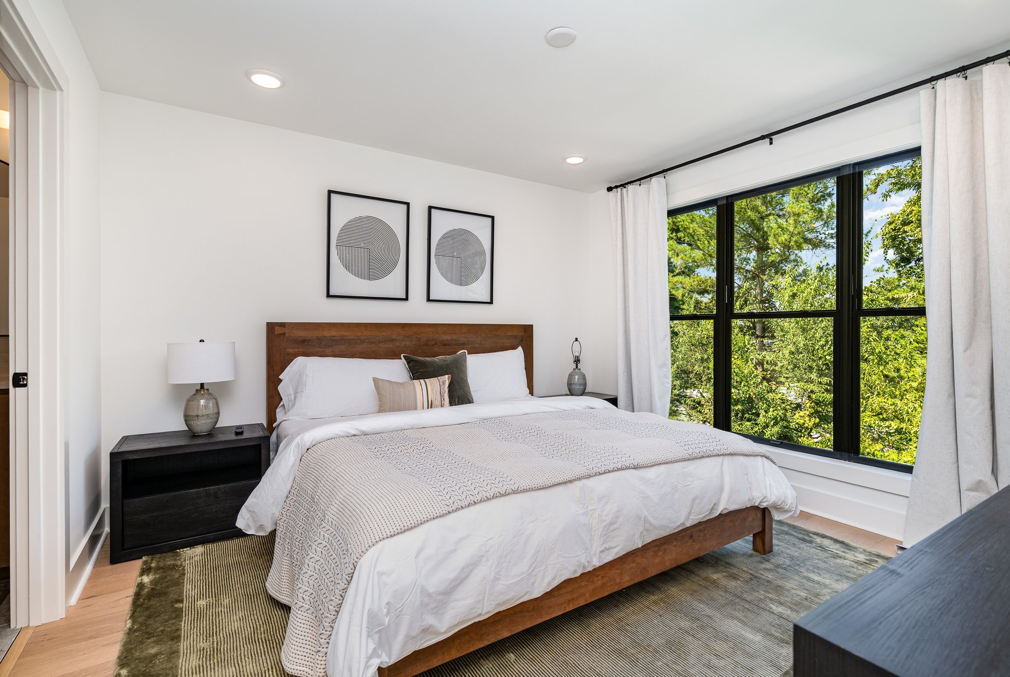 546 A Rosedale Avenue, Unit 15 Nashville, TN 37211 - Photo 16 of 40 a bedroom with a bed and a window