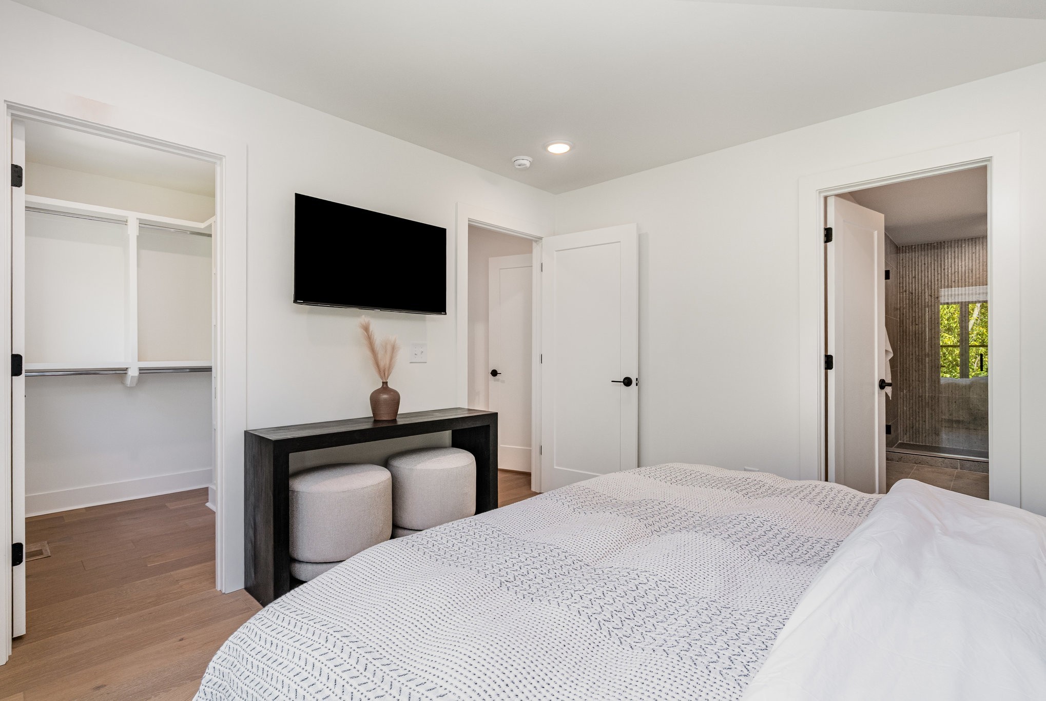 546 A Rosedale Avenue, Unit 15 Nashville, TN 37211 - Photo 17 of 40 a bedroom with a bed and a flat screen tv