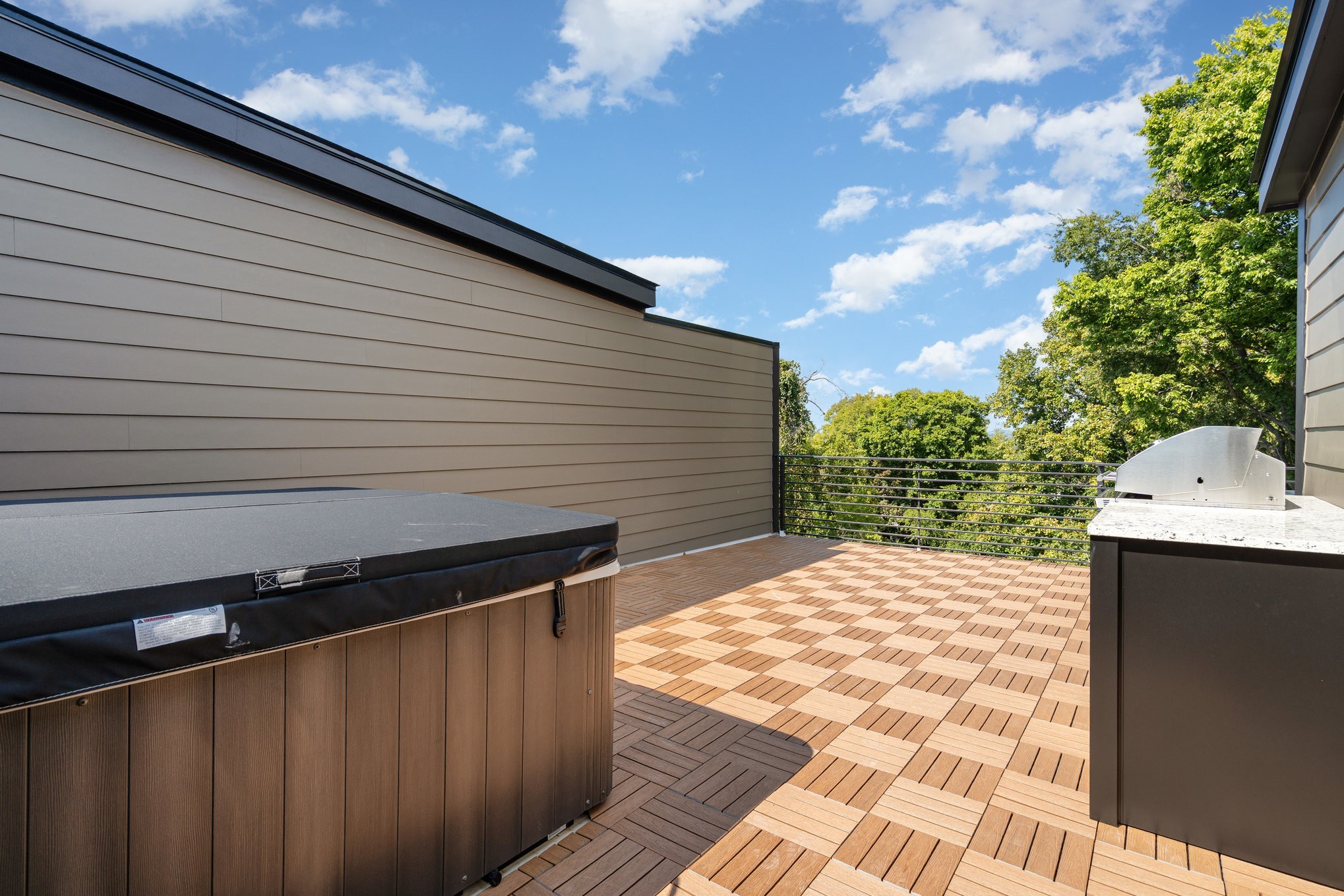 546 A Rosedale Avenue, Unit 15 Nashville, TN 37211 - Photo 29 of 40 a backyard of a house