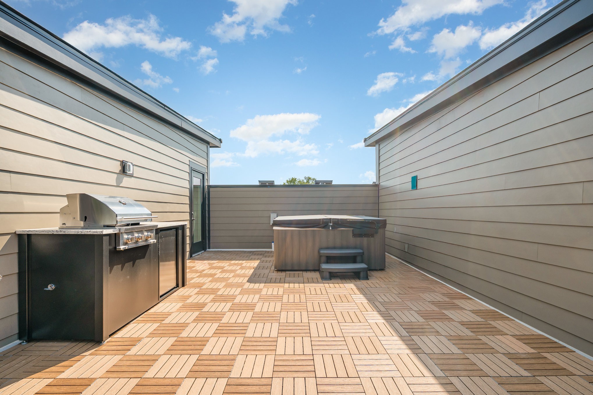 546 A Rosedale Avenue, Unit 15 Nashville, TN 37211 - Photo 31 of 40 a terrace with outdoor seating and oven