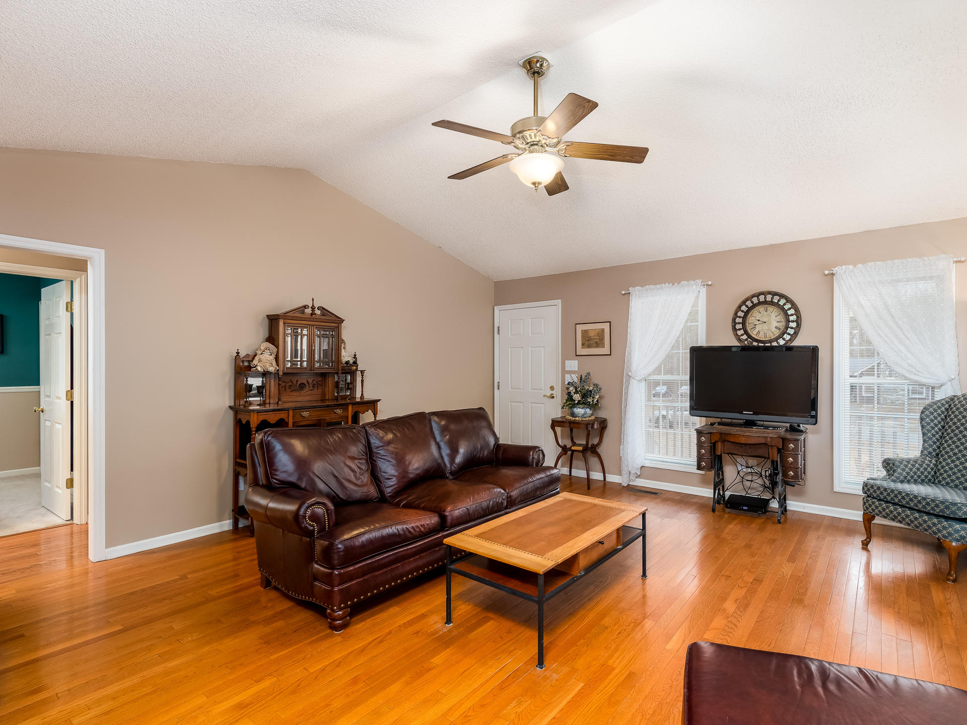 166 Westview Road Carthage, NC 28327 - Photo 7 of 41 living room