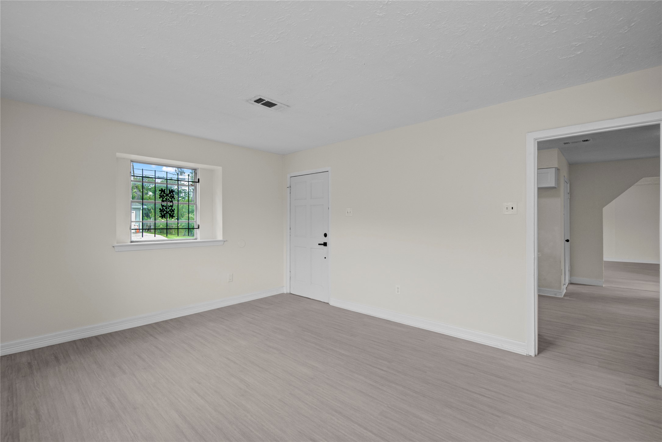 7329 Gleason Road Houston, TX 77016 - Photo 4 of 25