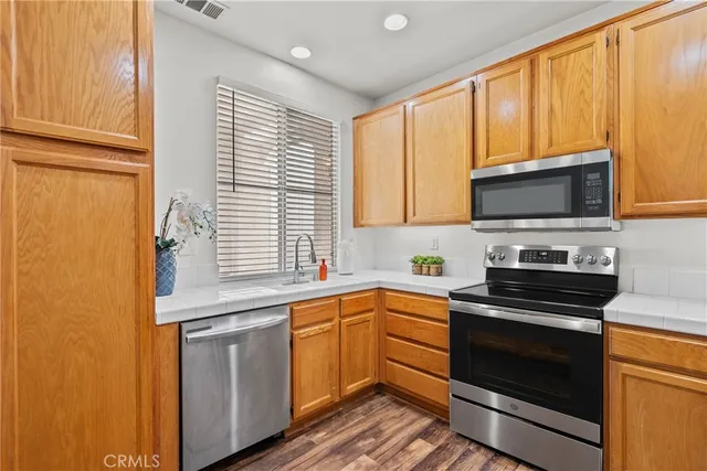 $640,000 | 25412 Parkwood Lane, Saugus, CA 91350