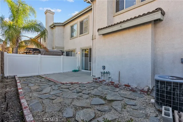 $640,000 | 25412 Parkwood Lane, Saugus, CA 91350