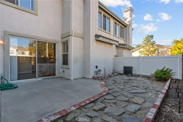 $640,000 | 25412 Parkwood Lane, Saugus, CA 91350